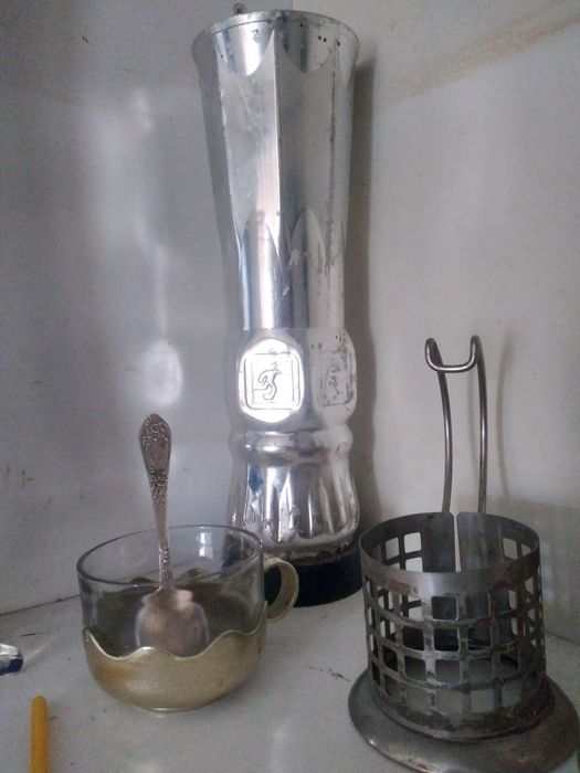 Продам подстаканники ,часы,