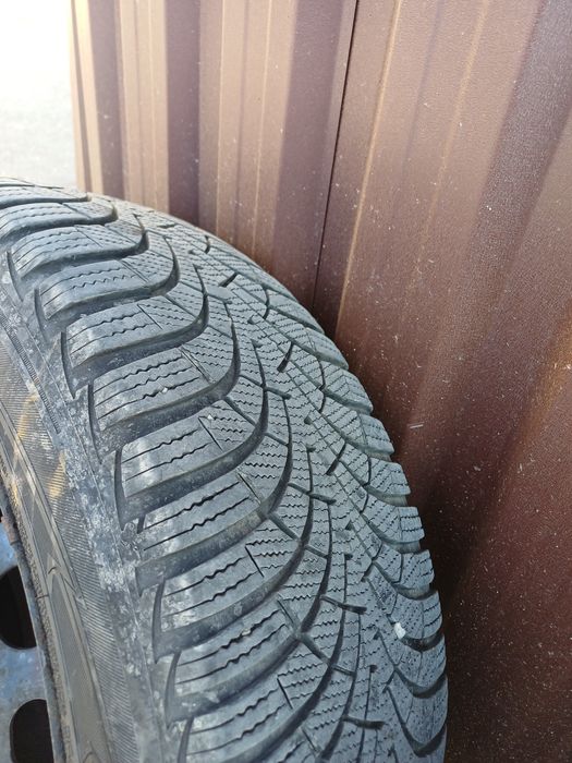 Anvelope cu jante de tabla