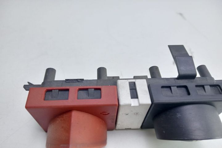 Buton avarie  inchidere centralizata 8200407415 Renault Megane a 2-a