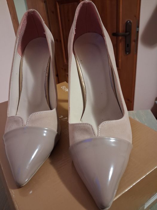 Бежави дамски обувки