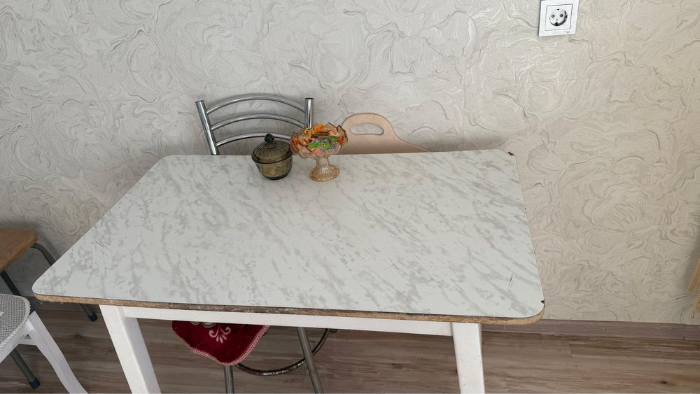 Стол для кухни…..