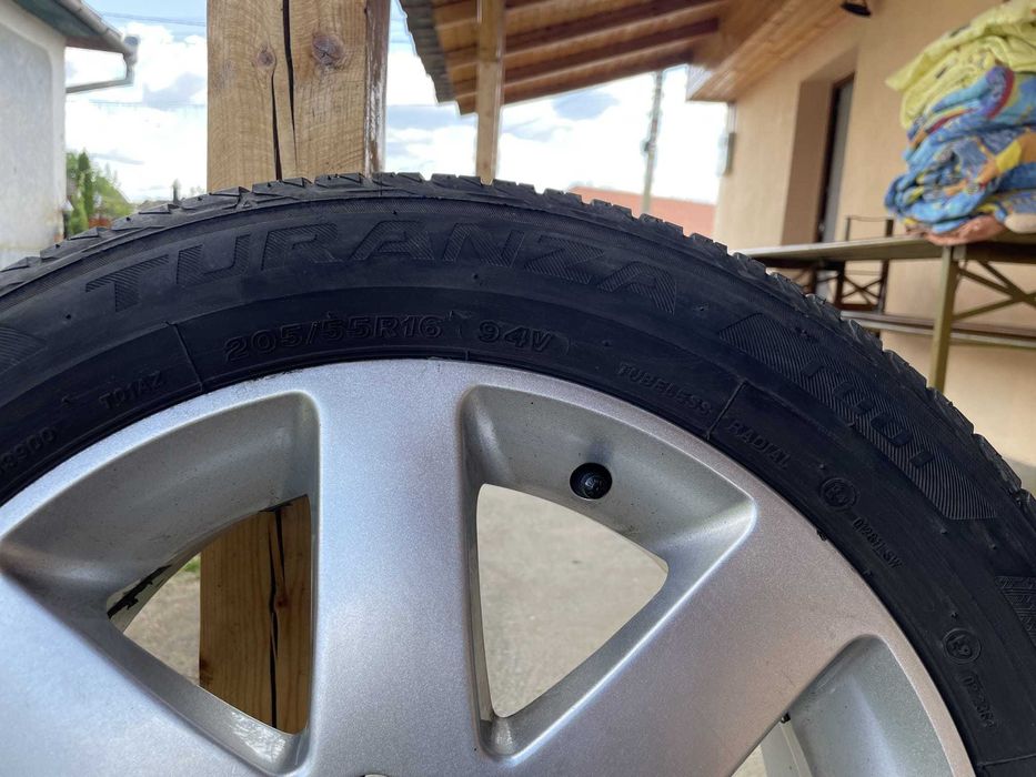Jante aliaj cu cauciucuri 205/55 R16 (Audi)