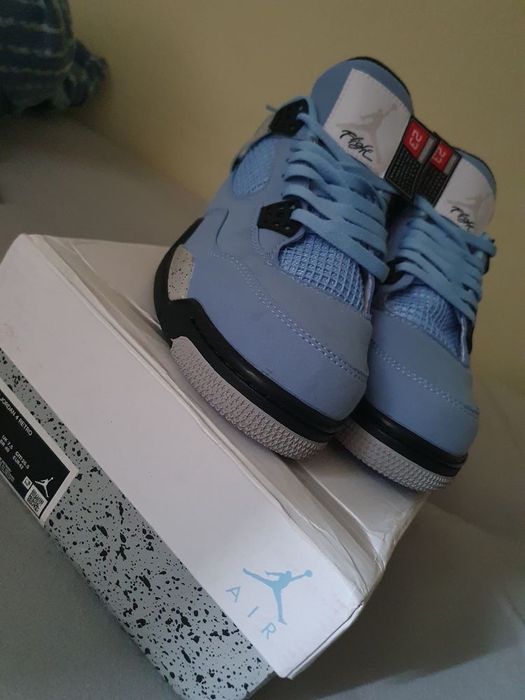Jordan 4 University Blue