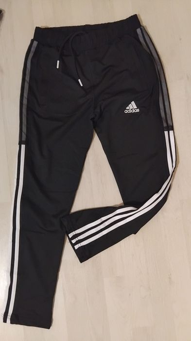 Ieftin!  Pantaloni Nike si Adidas