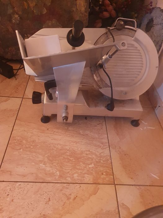 Feliator mezeluri profesional