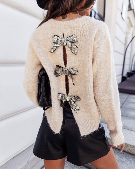 Пуловер с панделки на гърба