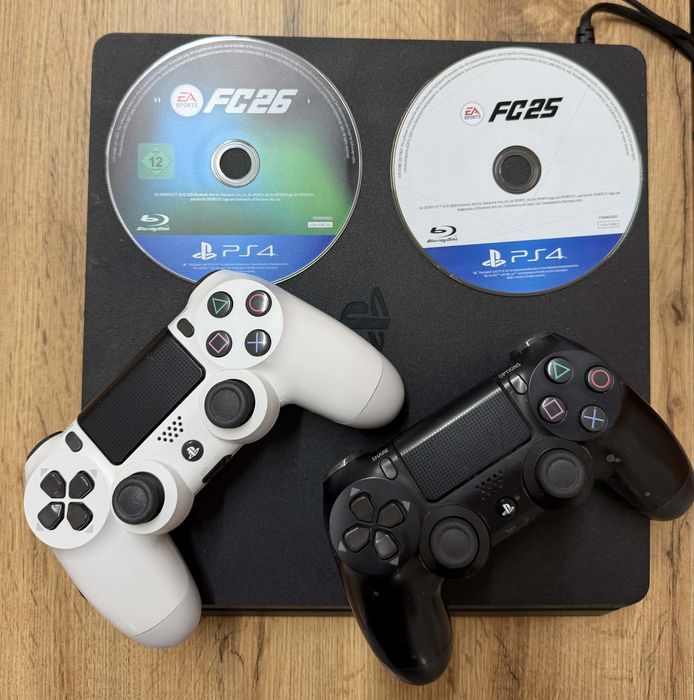 Vând PlayStation 4 Pro laptop+jocuri