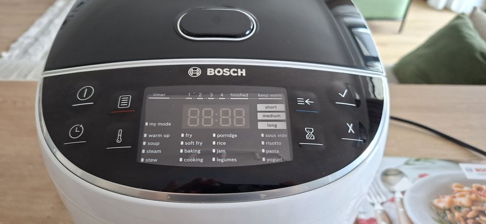 Multicooker Bosch MUC11W12, 940 W, 5 L, 48 programe, Timer, Alb/Negru