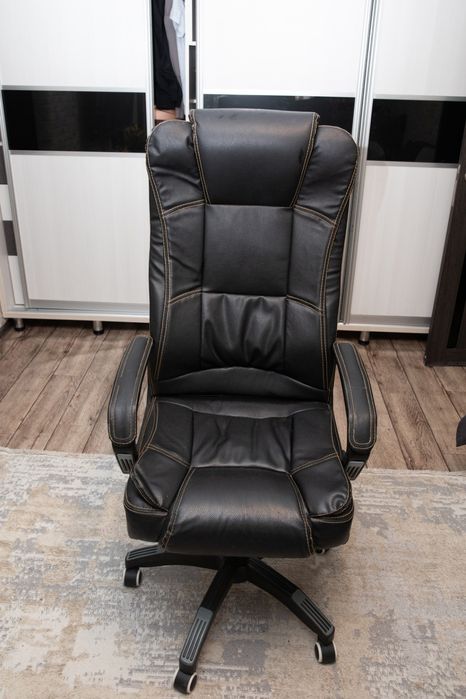 Кресло офисное в отличном состоянии