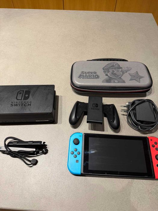 Nintendo Switch + аксесоари + игри + 256 GB памет