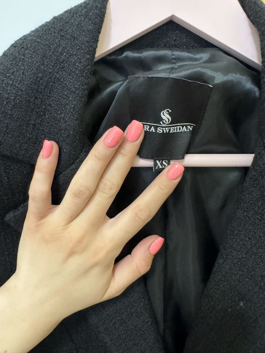 Черно сако тип букле