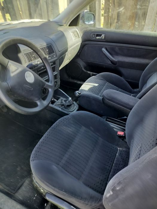 Vînd golf 4.  1.6 benzină