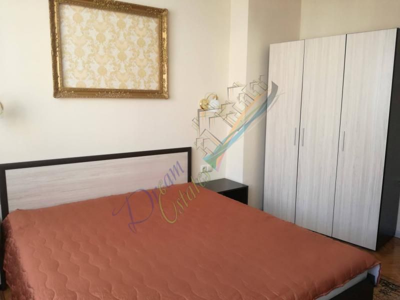 Дава се под наем Тристаен апартамент в Бургас, Център - 80 кв.м за 494.7 € - Снимка #3
