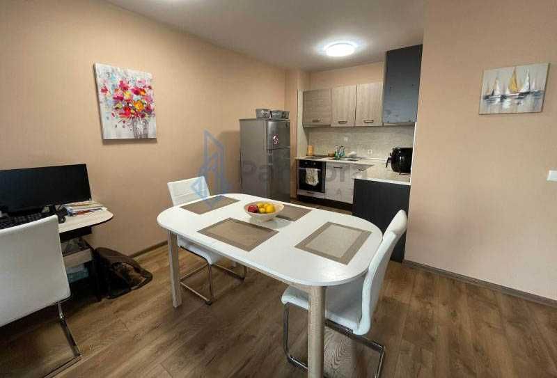 Двустаен апартамент под наем в Центъра