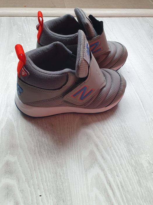 Încălțăminte mar 33 și 29