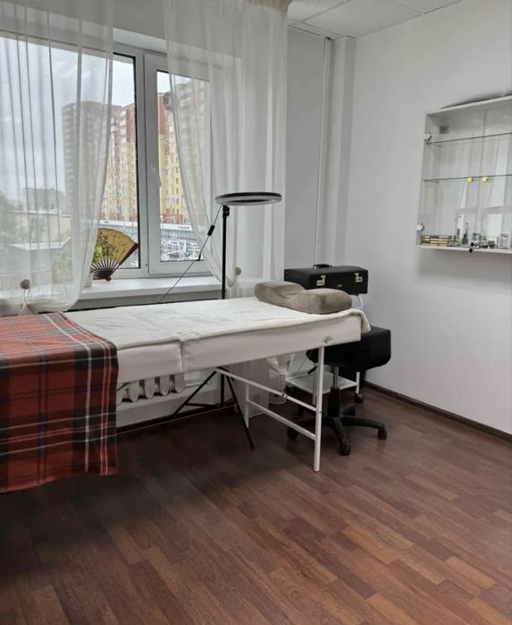 Кушетка в аренду Иманова 50 БЦ Кайнар