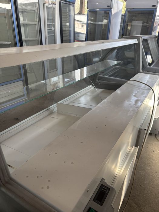 Холодильная витрина