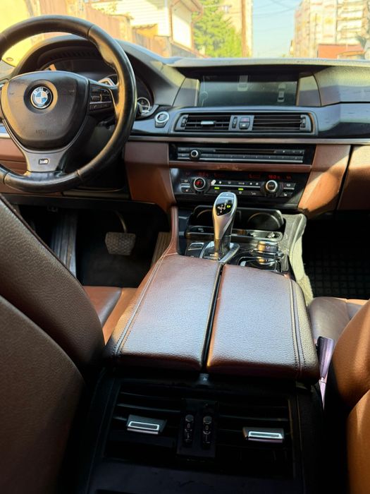 BMW 5 Series 2011 — imagine 5