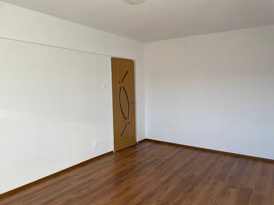 De vanzare apartament petrosani ultracentral 2 camere, visavis parc HP