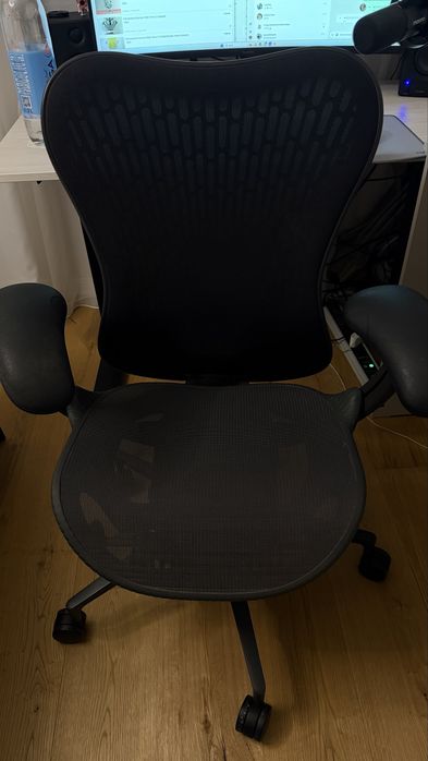 Scaun de Birou Herman Miller Mirra 2