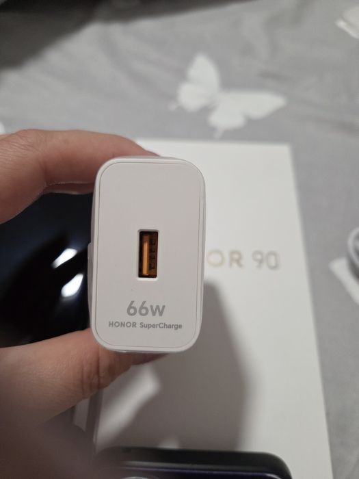 Vand telefon Honor 90