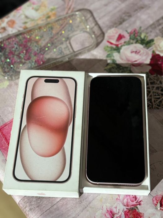 Vand sau schimb iphone 15 128 GB