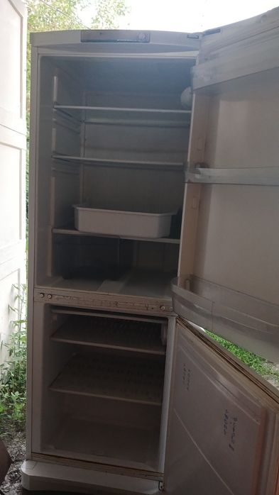 Продам 2 нерабочих холодильника