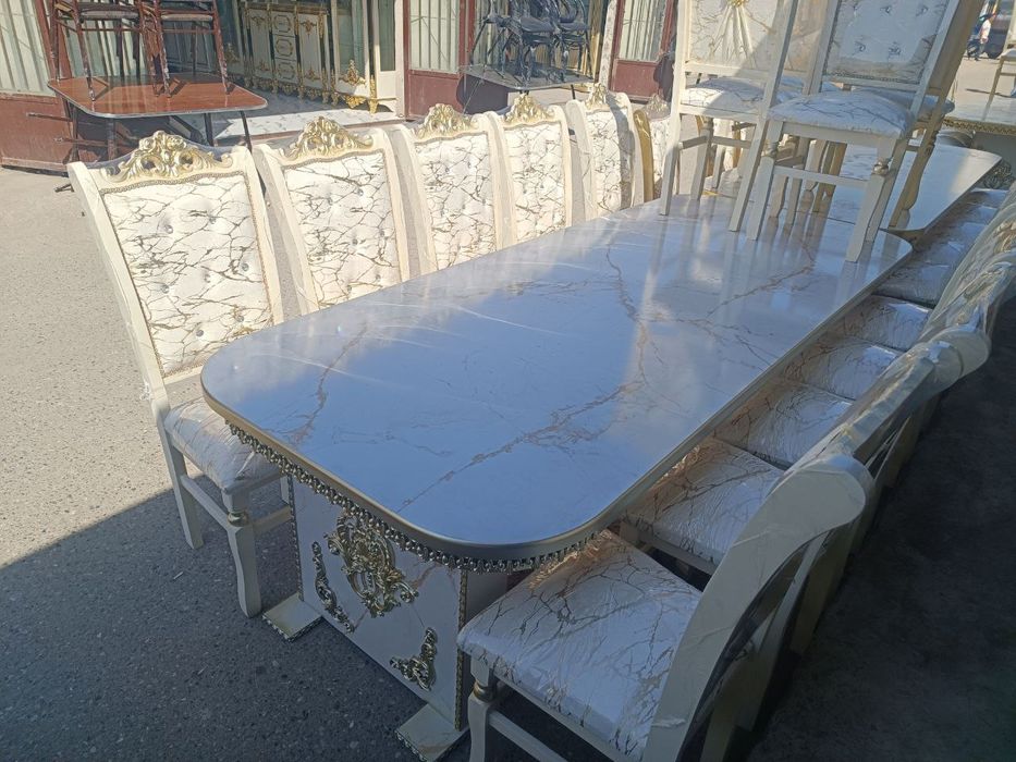 Mehmonxona uchun stol stullar