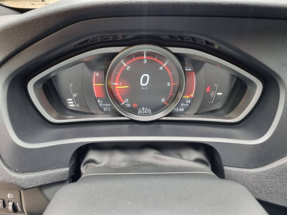 Volvo V40 R-Design 2015 2.0 191 cp | RATE FĂRĂ AVANS  | GARANȚIE | TRANSPORT LA DOMICILIU