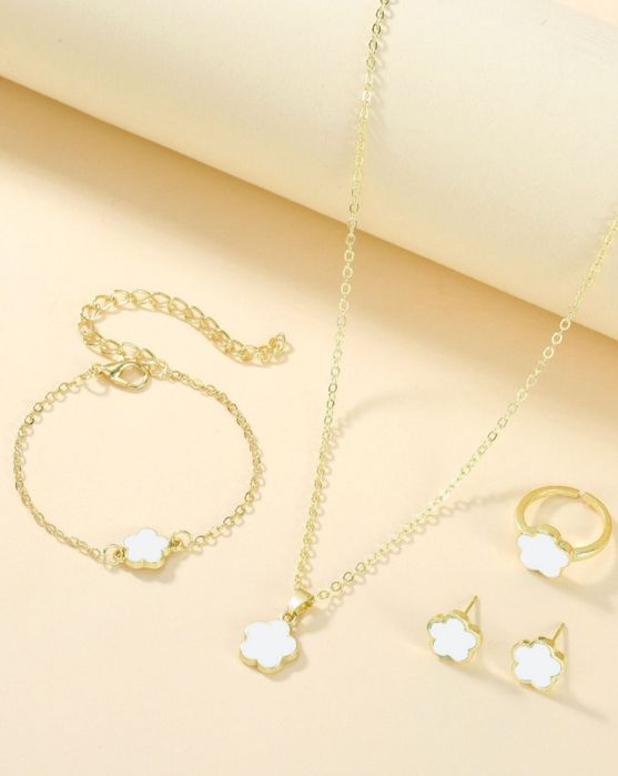 Ayollar uchun  zargarlik buyumlari