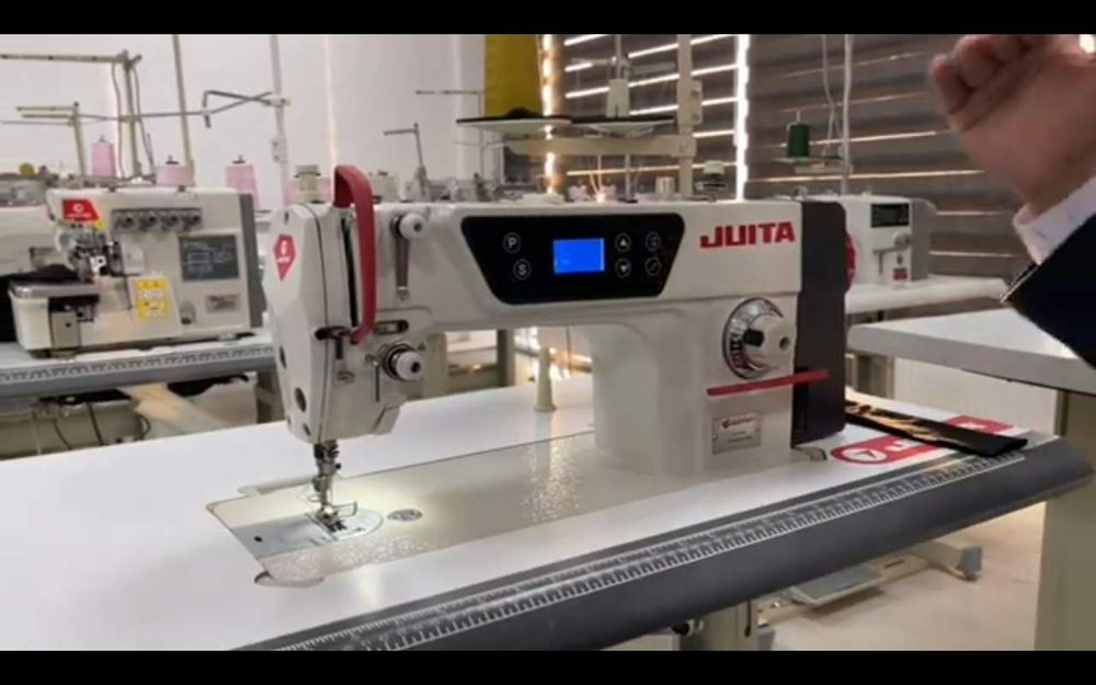 Промышленная машинка. прямая строчная. Новая.