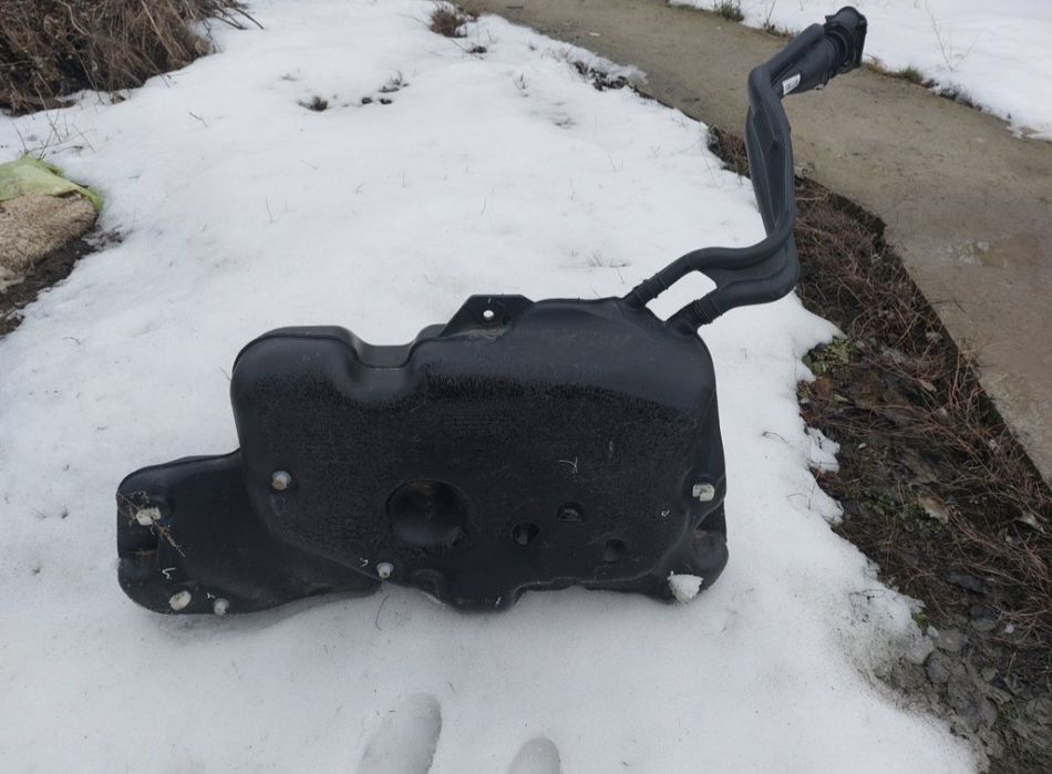 Бензобак на Renault Duster