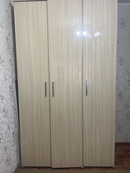 Срочно продам шкаф в отличном состоянии