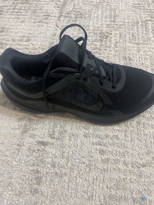 Продам nike quest 5 black