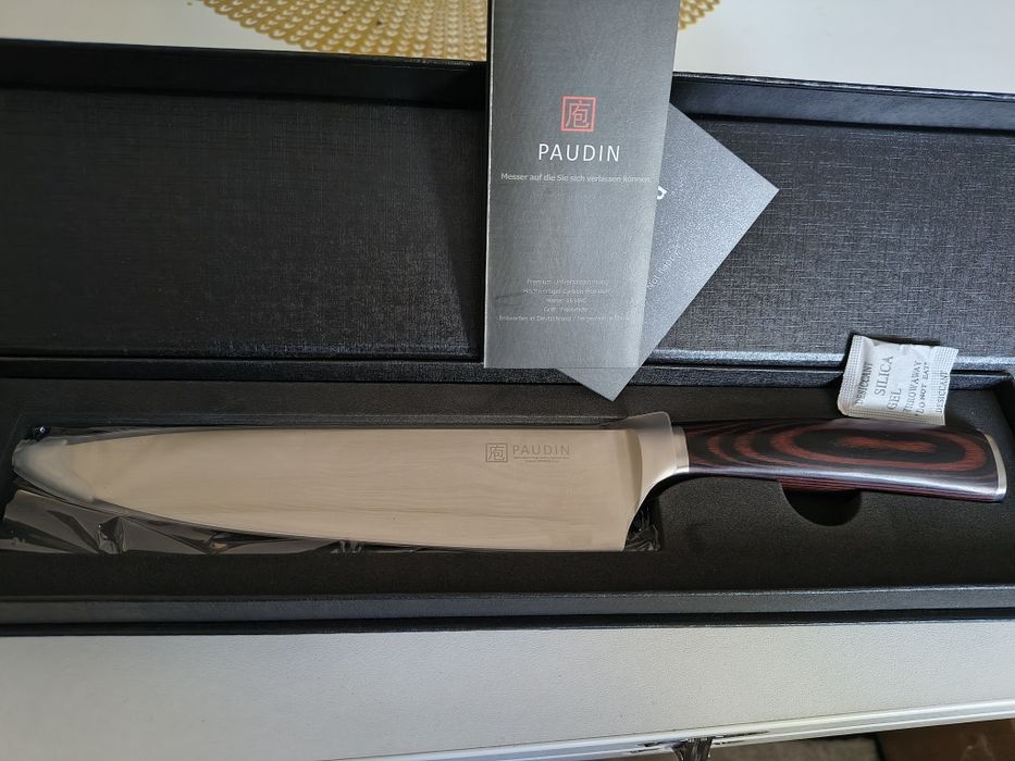Vând cuțit profesional Paudin