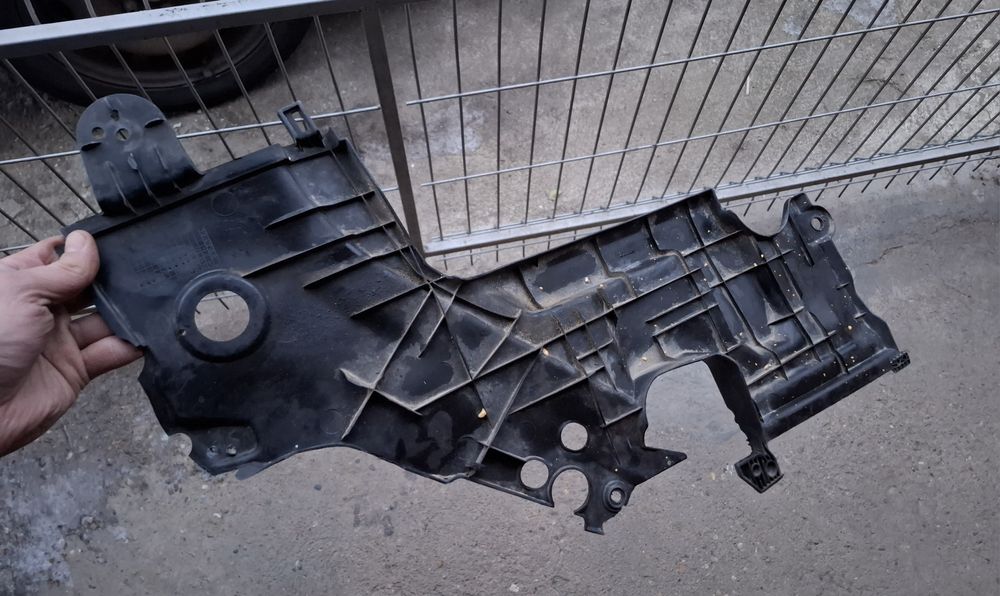 Carenaj / protecție plastic motor