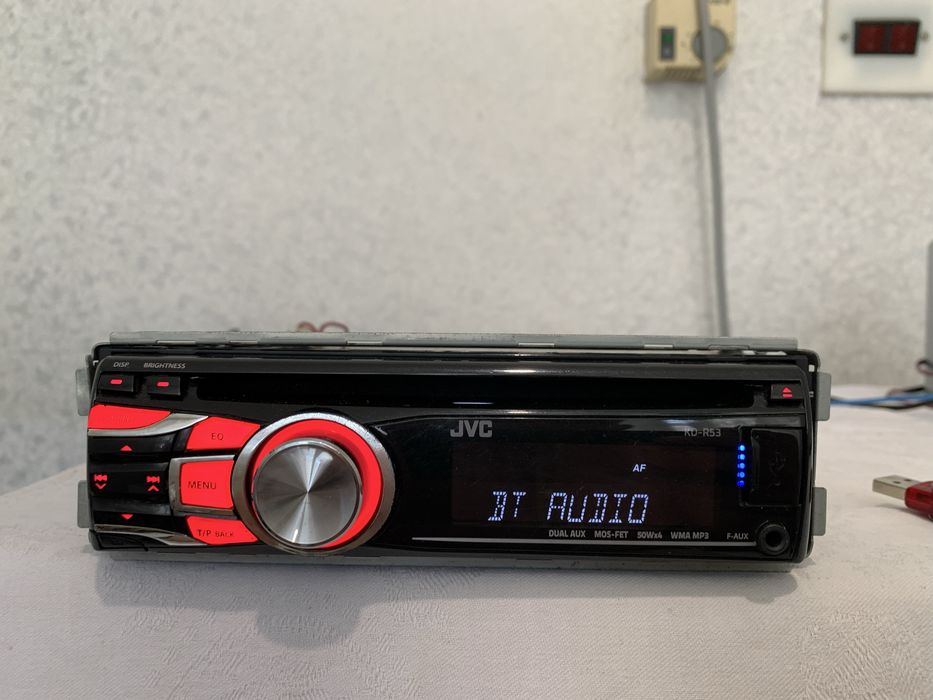 Авто Cd плеър JVC USB