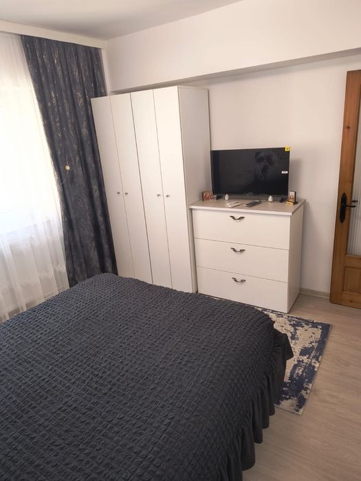 Inchiriez apartament  cu 2 dormitoare decomandate