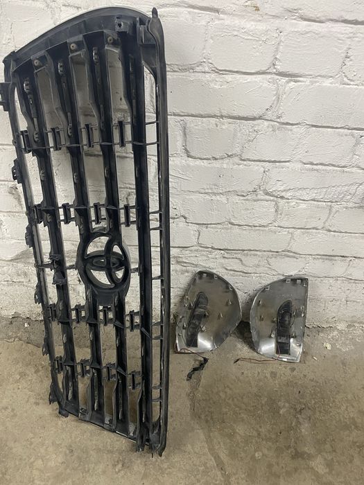 Продам решётку радиатора ЛК 200