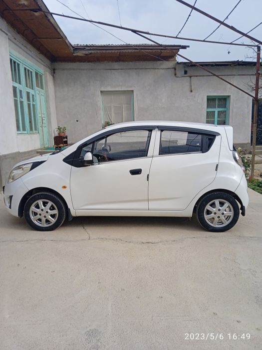 Спарк сотилади 2012 йил 4чи пакаления метан 360мин юрган  1матор 1 паз