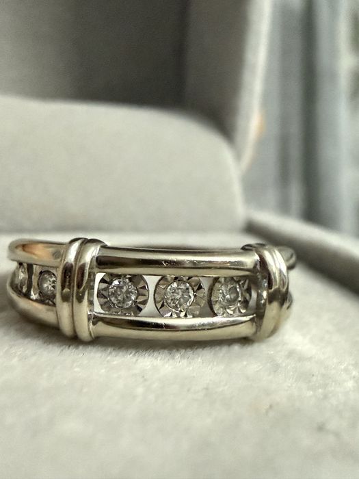 Бриллиантовое кольцо