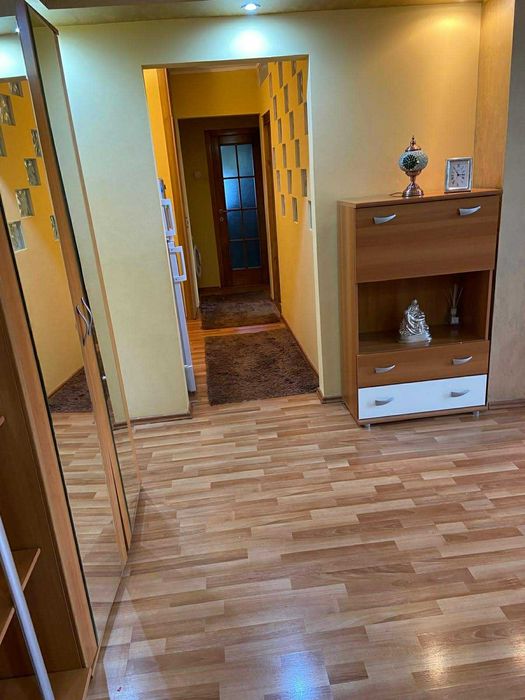 Inchiriez apartament 3 camere