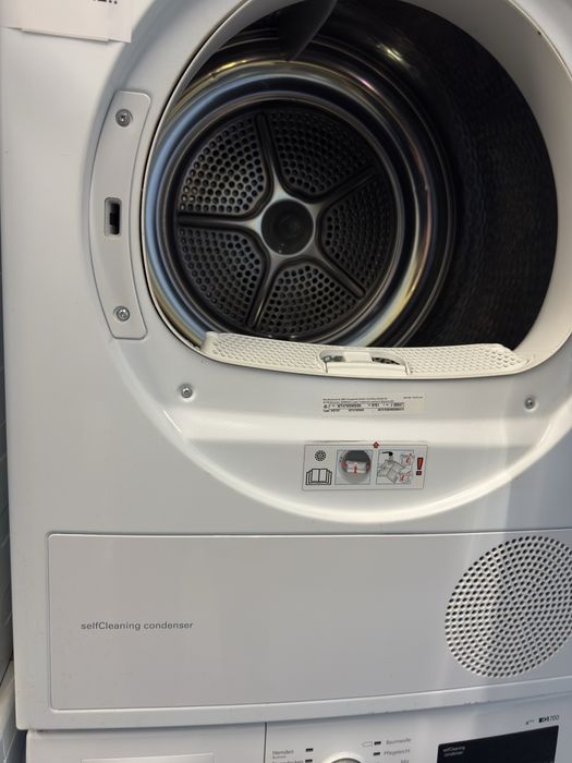Uscător de rufe cu pompă de căldură Siemens WT47W5W0 (iQ700)