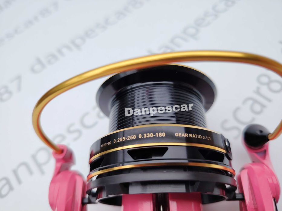 Mulinetă Feeder si Crap PRO FL CONFIDENT PINK Feeder CD6500 Long Cast