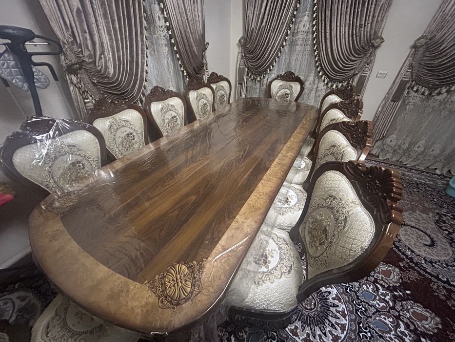 Продается стол и стулья 12 шт