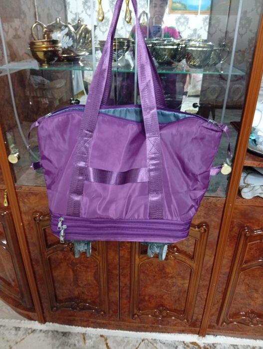 Продам сумка с колёсам.