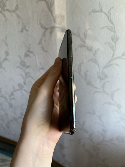 Продам iPhone X