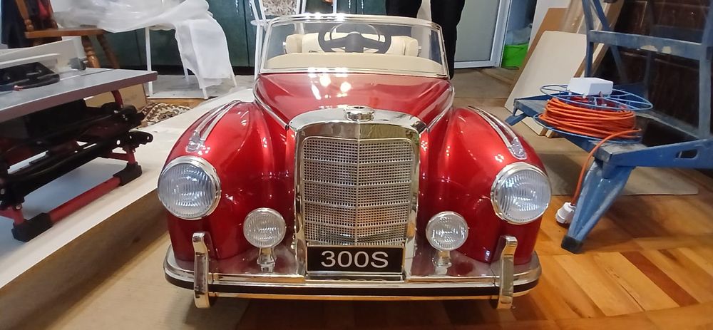 Mașină electrică Mercedes Benz 300S RETRO - Roșu