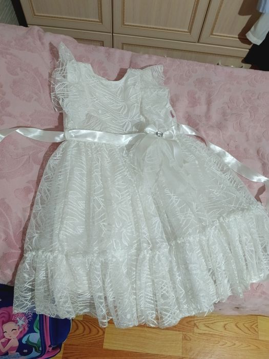 Продам белое платье