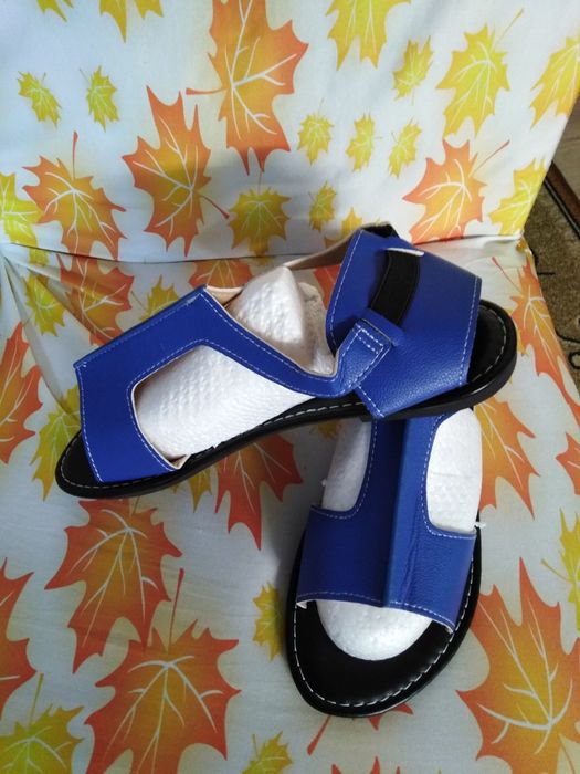 НОВИ Дамски обувки и сандали, чехли